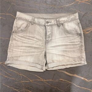Victoria’s Secret London Jean - Women's Gray Denim 90s Shorts - size 6
